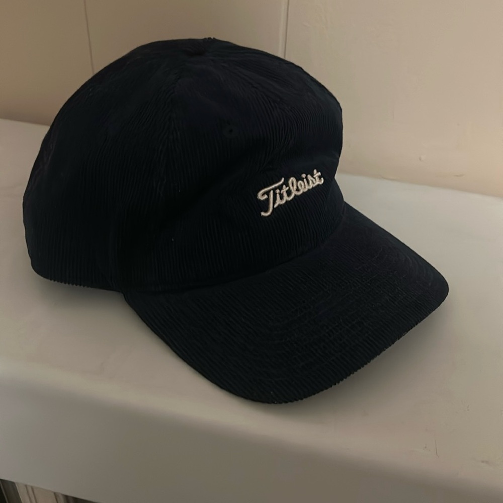 Titleist corduroy hat navy